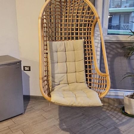 Luxury Suite Alezzi Beach Apartment Piscina Incalzita Sauna Jacuzzi Parking Năvodari Buitenkant foto