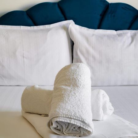 Luxury Suite Alezzi Beach Apartment Piscina Incalzita Sauna Jacuzzi Parking Năvodari Buitenkant foto