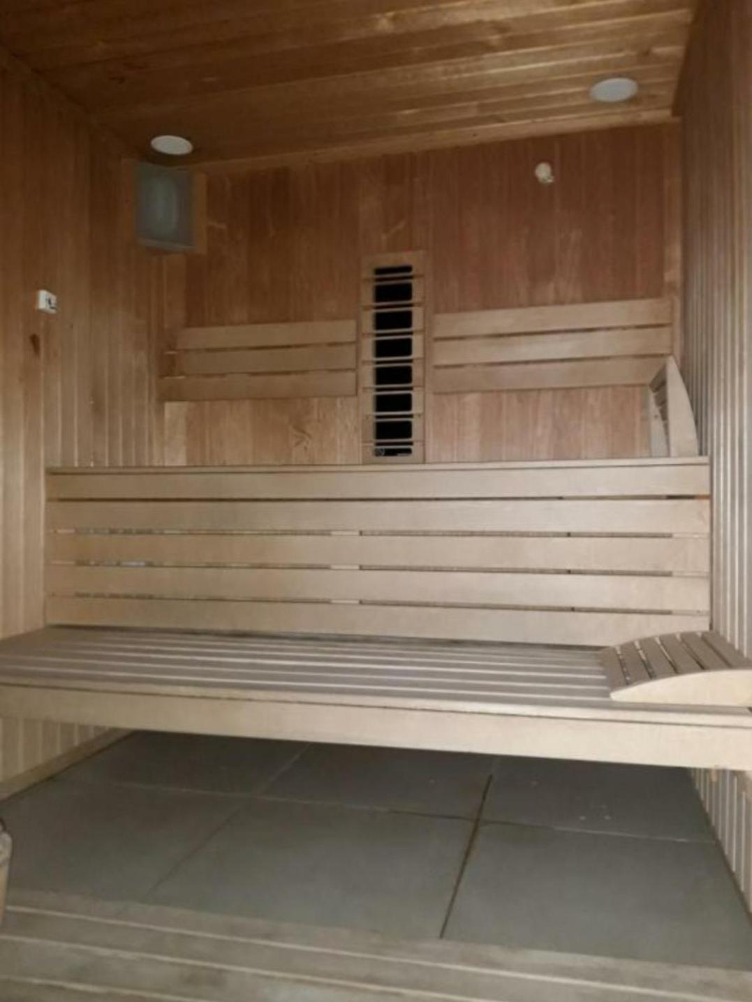 Luxury Suite Alezzi Beach Apartment Piscina Incalzita Sauna Jacuzzi Parking Năvodari Buitenkant foto