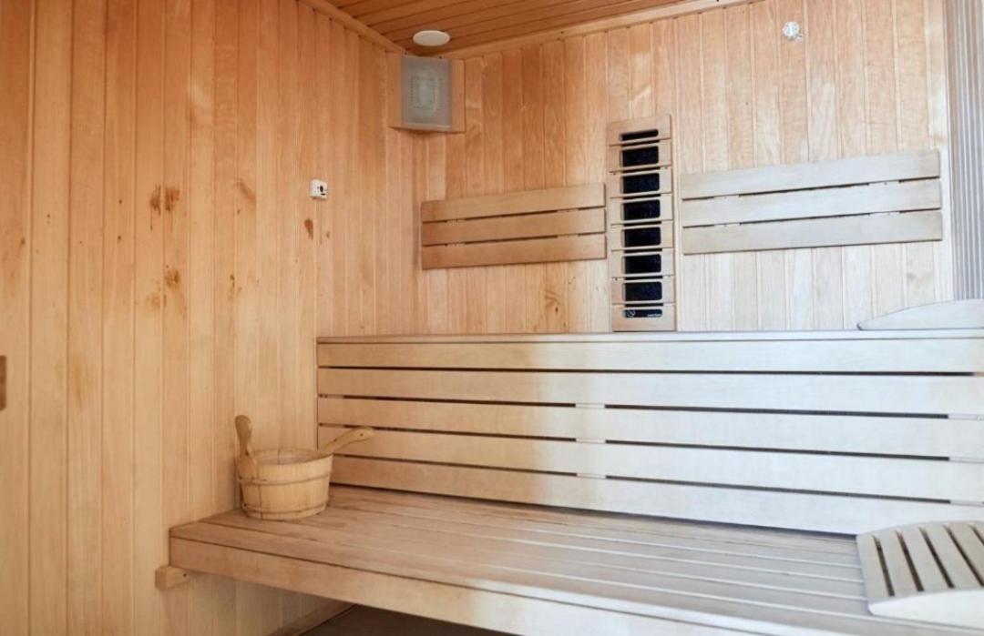 Luxury Suite Alezzi Beach Apartment Piscina Incalzita Sauna Jacuzzi Parking Năvodari Buitenkant foto