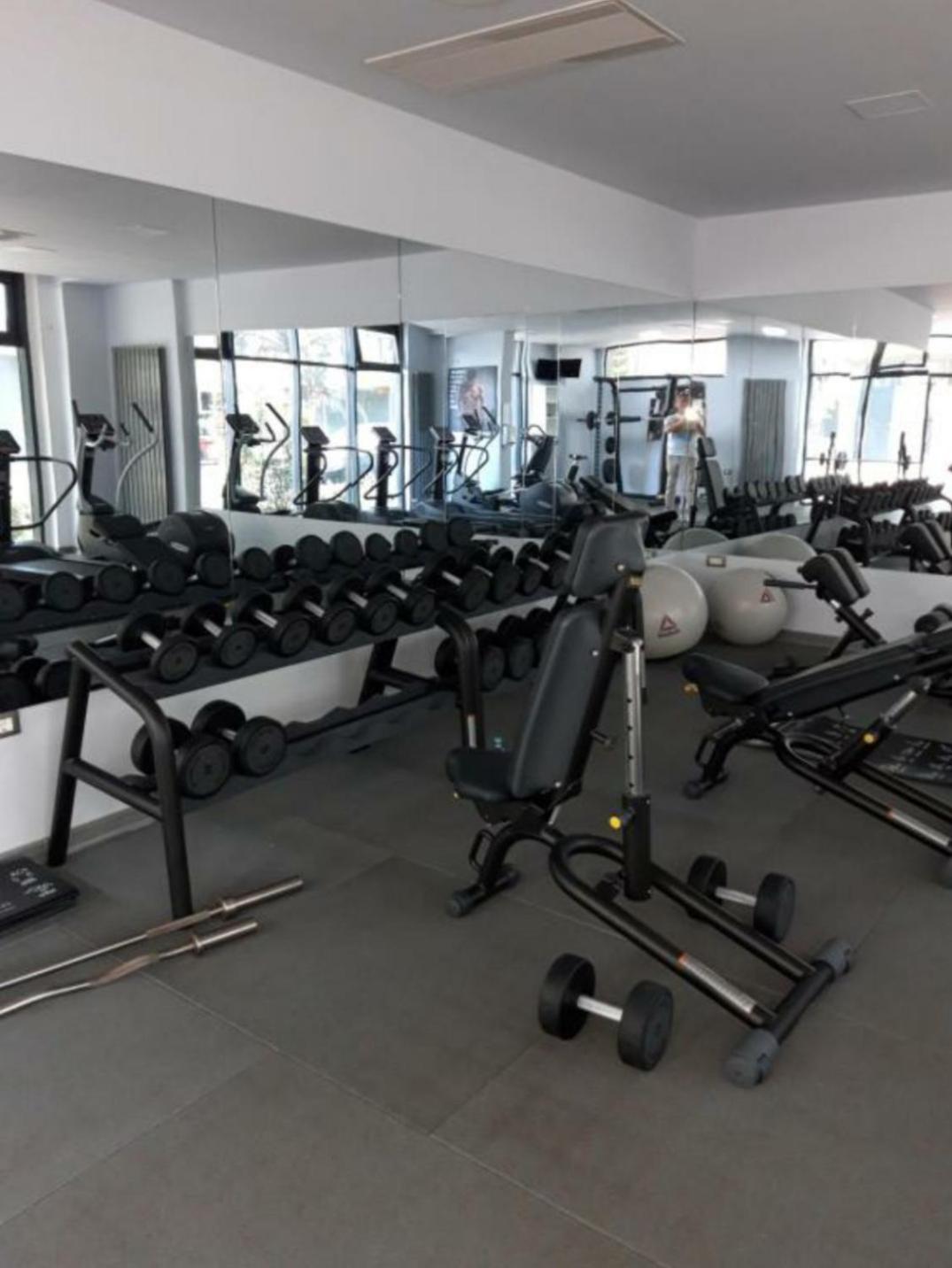 Luxury Suite Alezzi Beach Apartment Piscina Incalzita Sauna Jacuzzi Parking Năvodari Buitenkant foto