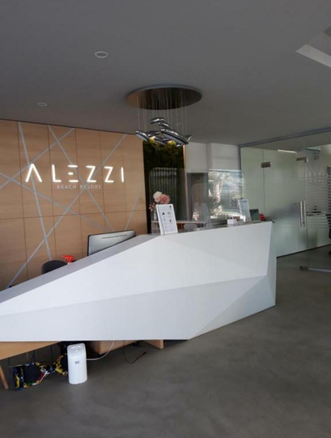 Luxury Suite Alezzi Beach Apartment Piscina Incalzita Sauna Jacuzzi Parking Năvodari Buitenkant foto
